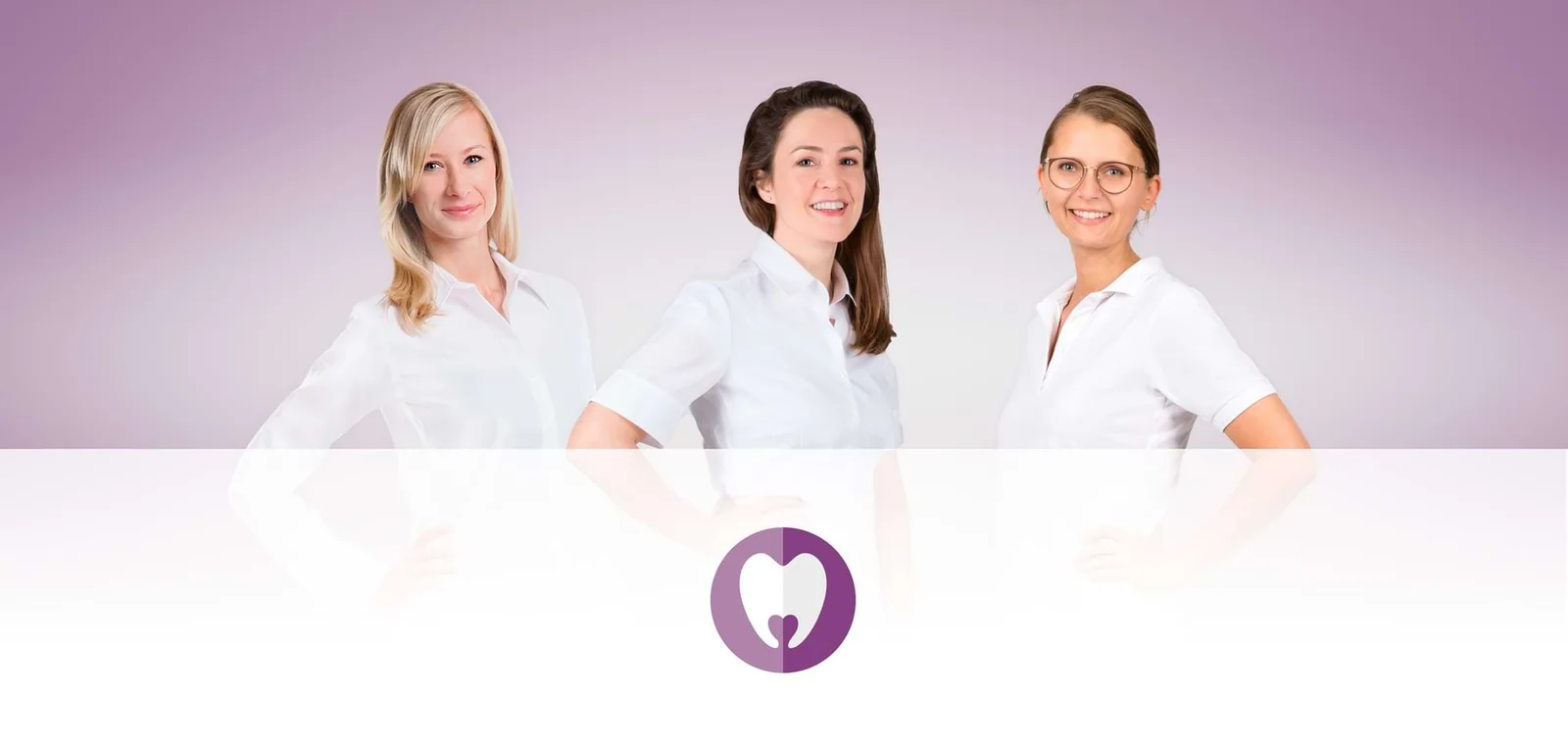 Foto von drei Zahnärztinnen im Bereich der Mikroskopischen Endodontie für Stellengesuch in Berlin